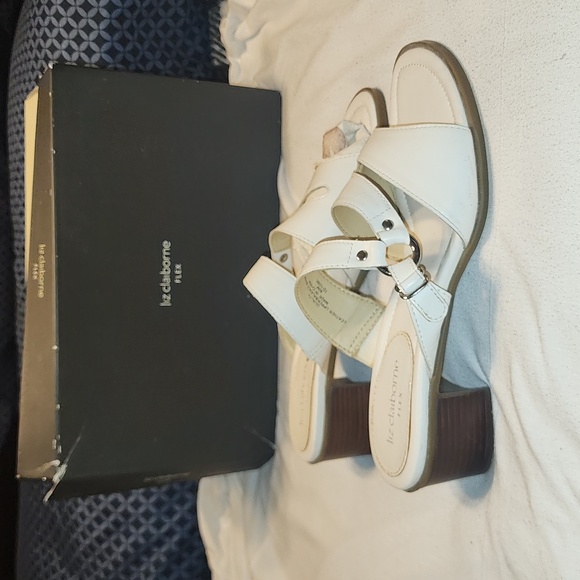 Women's Liz Claiborne Flex - Picture 2 of 8